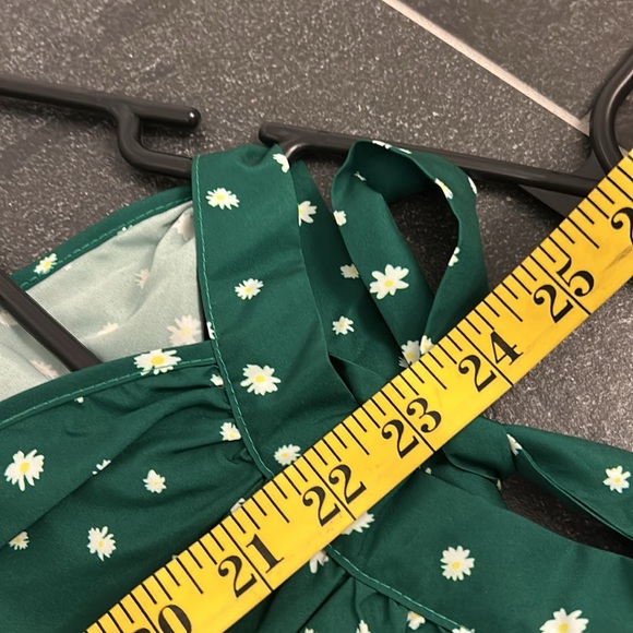 Pretty green print top - Picture 5 of 8